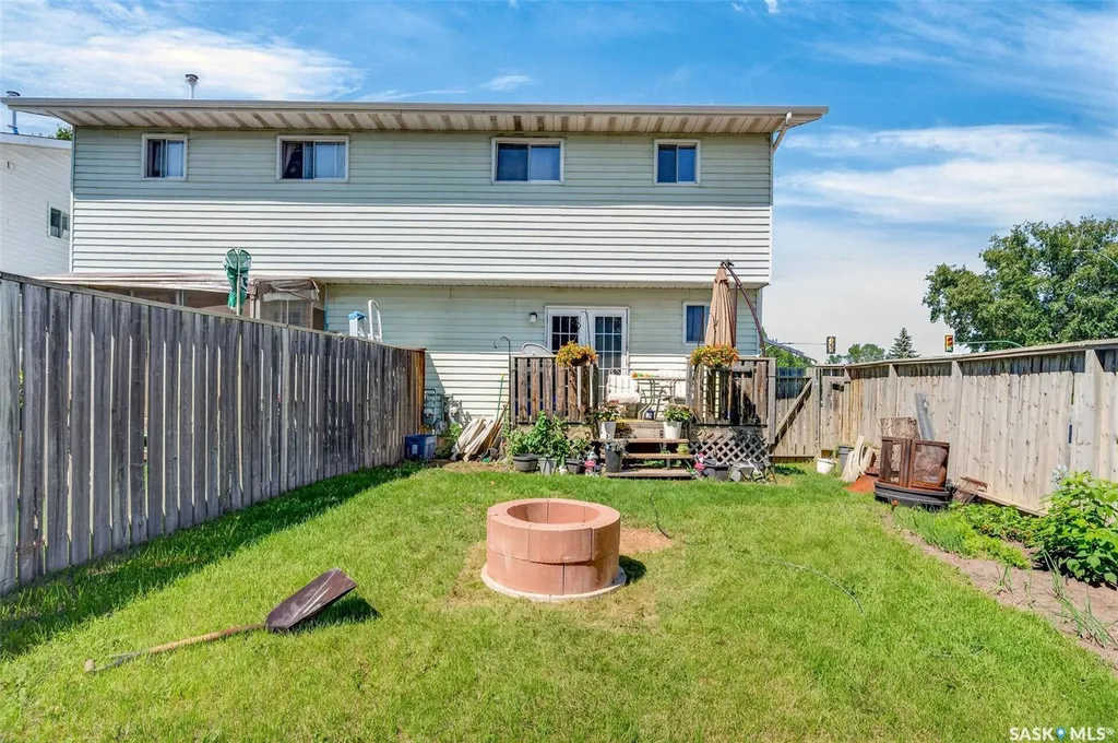 103-105 Davies Road Saskatoon SK S7K 7L4
