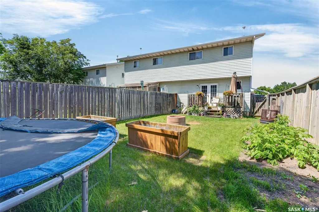 103-105 Davies Road Saskatoon SK S7K 7L4