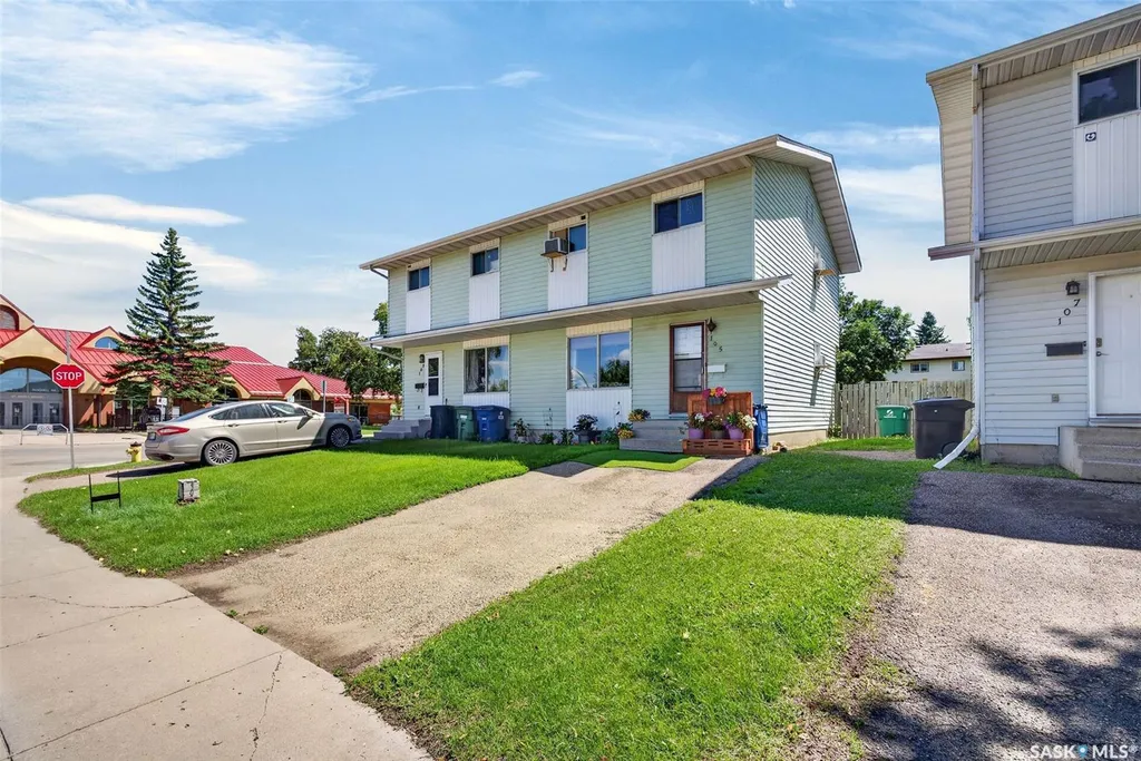 103-105 Davies Road Saskatoon SK S7K 7L4