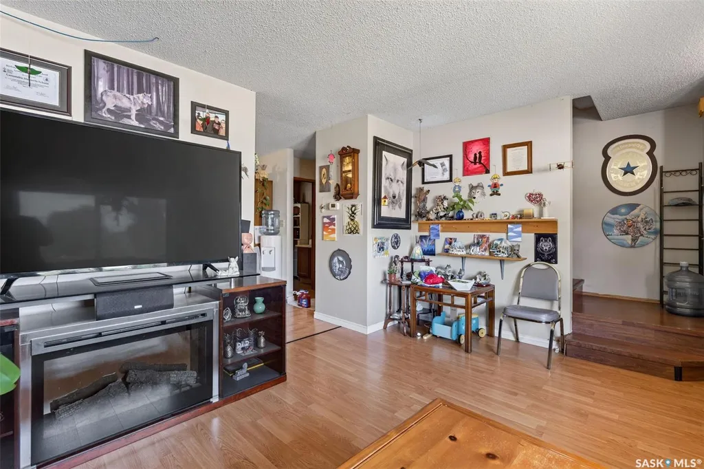 103-105 Davies Road Saskatoon SK S7K 7L4