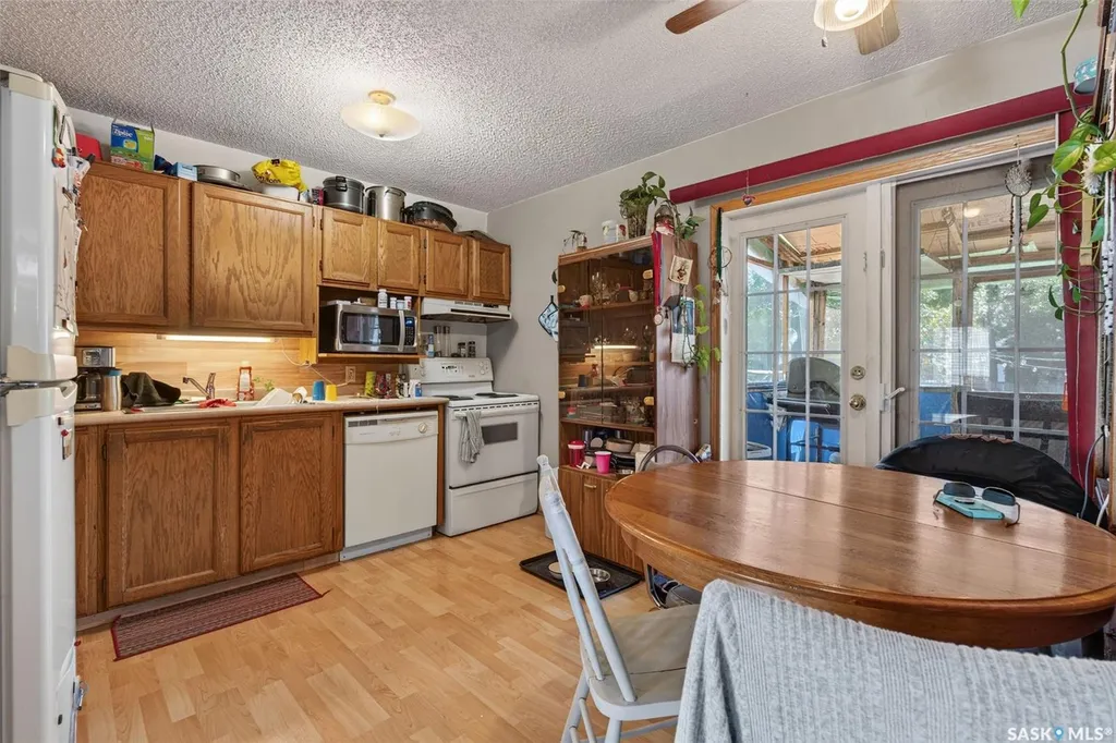 103-105 Davies Road Saskatoon SK S7K 7L4