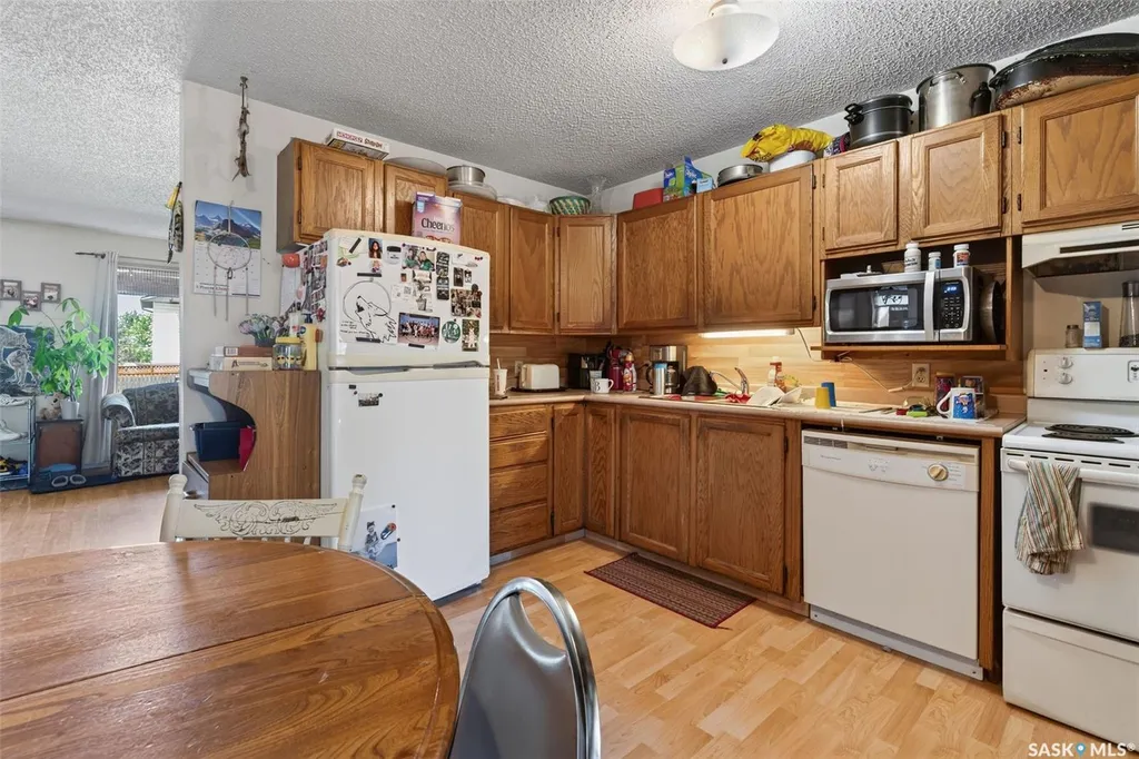 103-105 Davies Road Saskatoon SK S7K 7L4