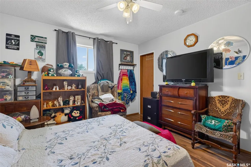 103-105 Davies Road Saskatoon SK S7K 7L4