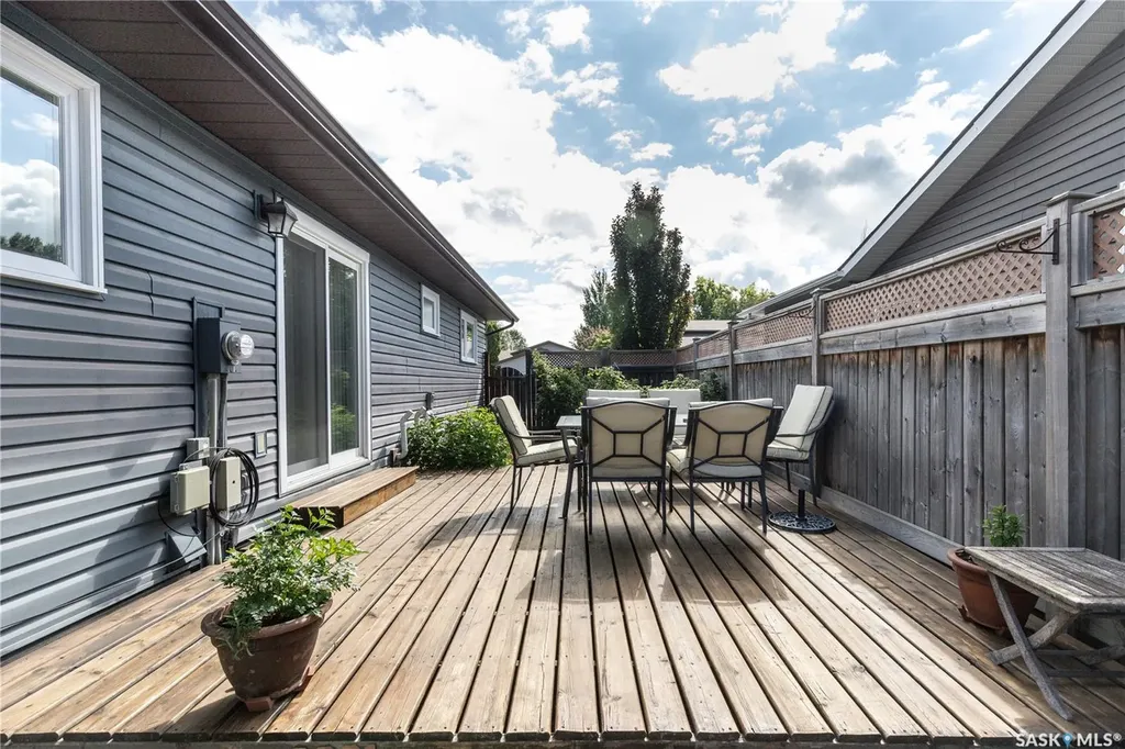 102 Wakaw Crescent Saskatoon SK S7J 4E2