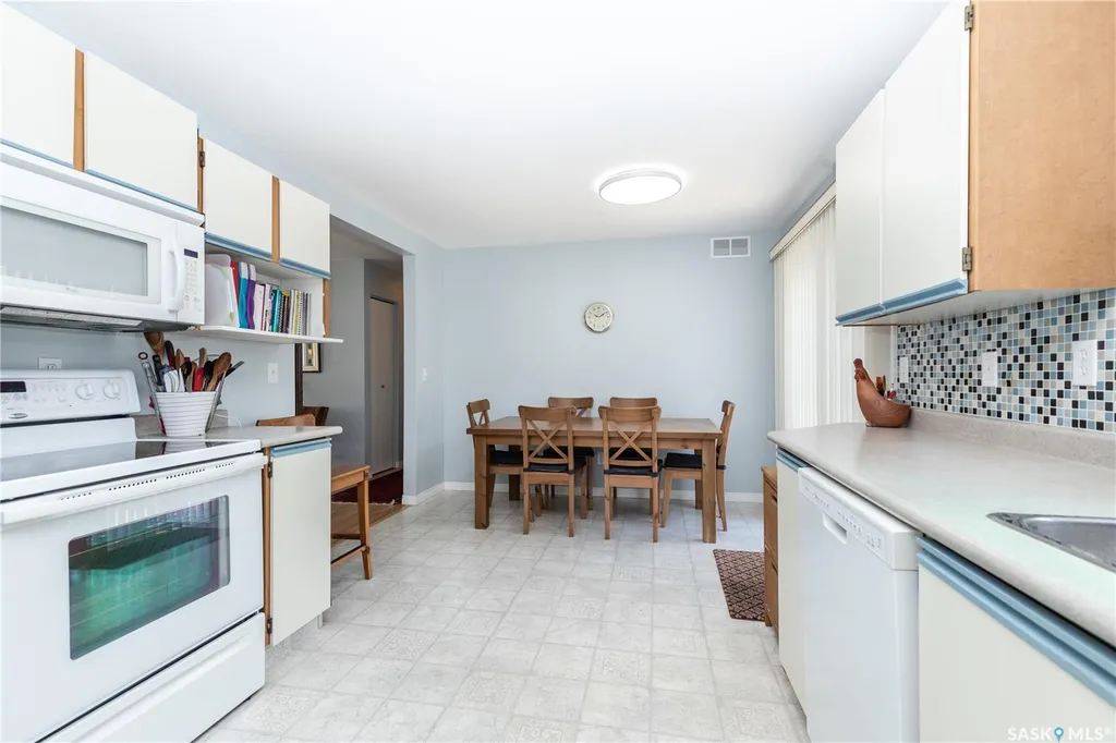 102 Wakaw Crescent Saskatoon SK S7J 4E2