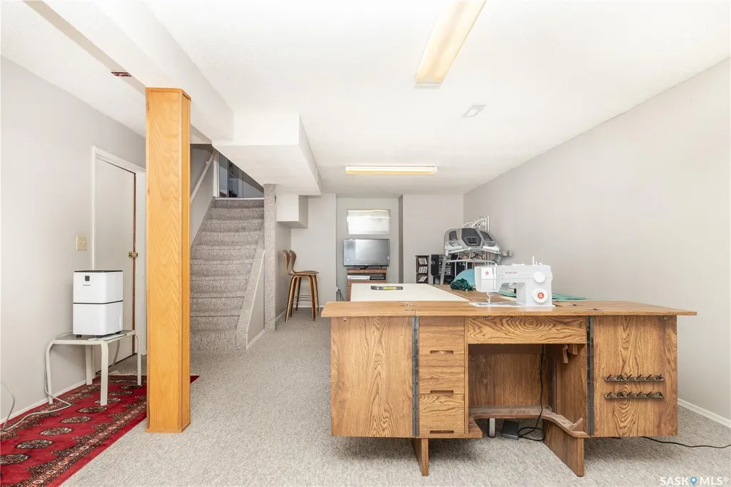 102 Wakaw Crescent Saskatoon SK S7J 4E2