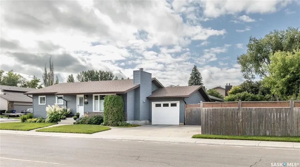 102 Wakaw Crescent Saskatoon SK S7J 4E2
