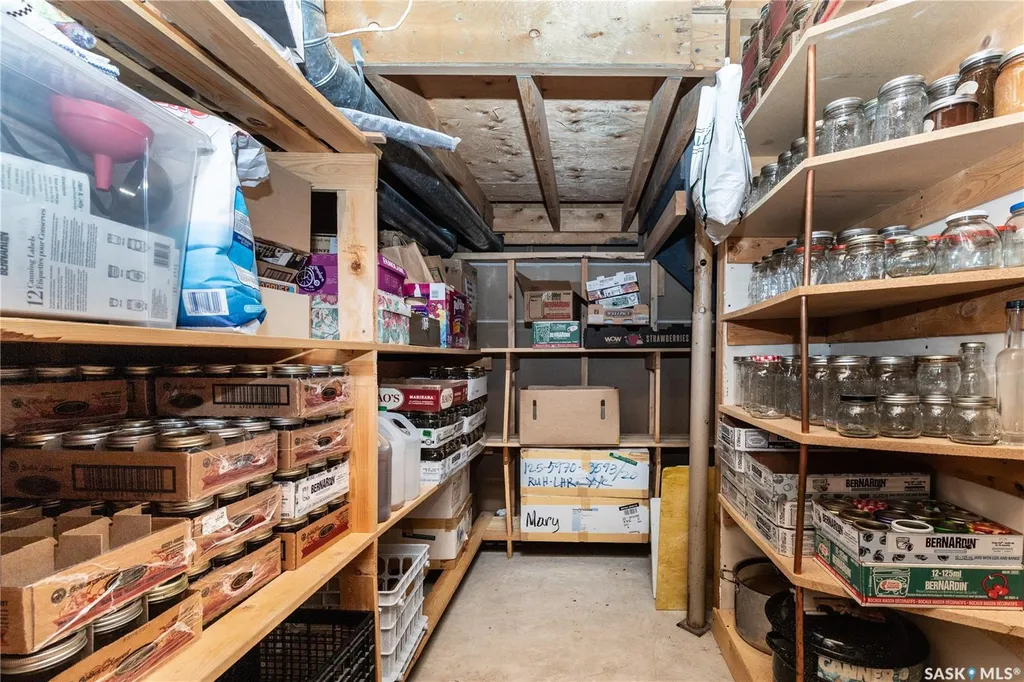 102 Wakaw Crescent Saskatoon SK S7J 4E2