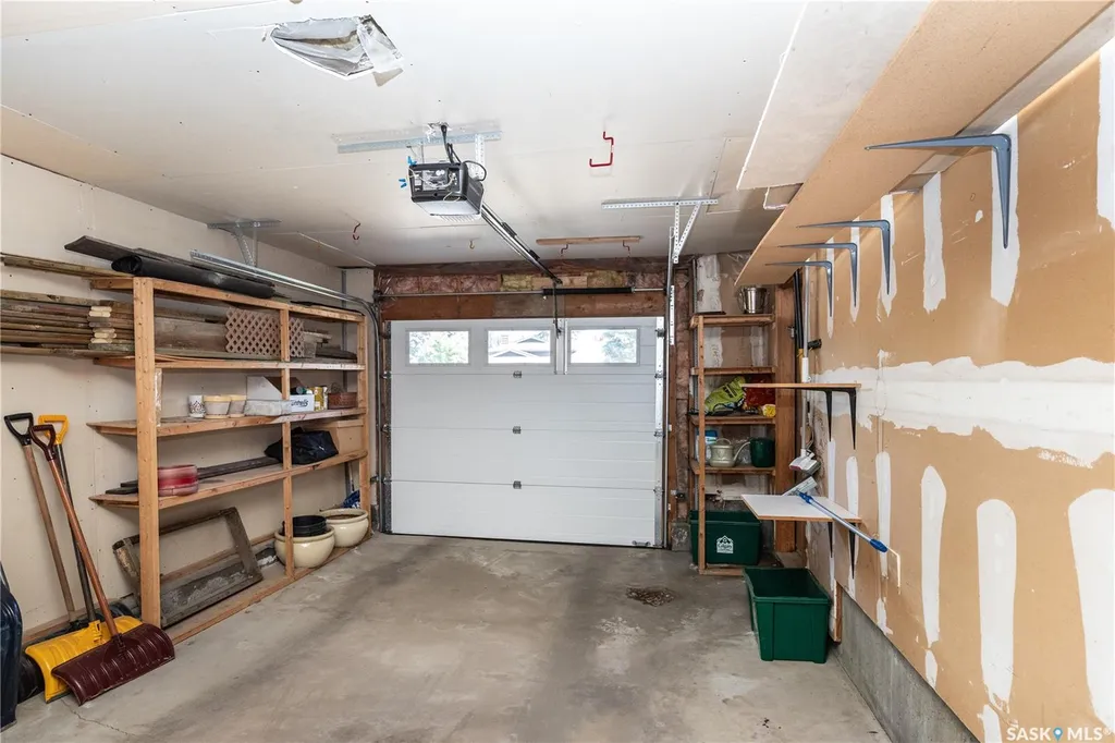 102 Wakaw Crescent Saskatoon SK S7J 4E2