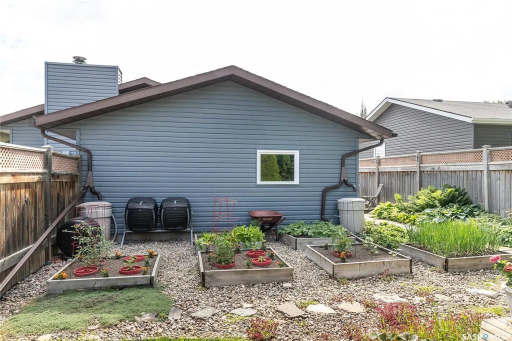 102 Wakaw Crescent Saskatoon SK S7J 4E2