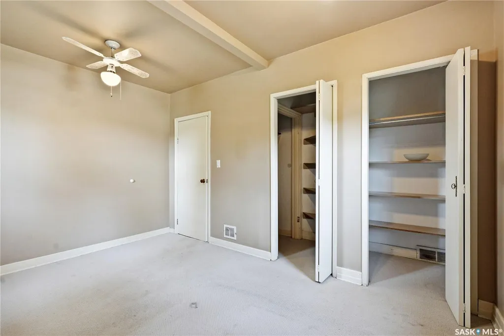 806 L Avenue N Saskatoon SK S7L 2R4