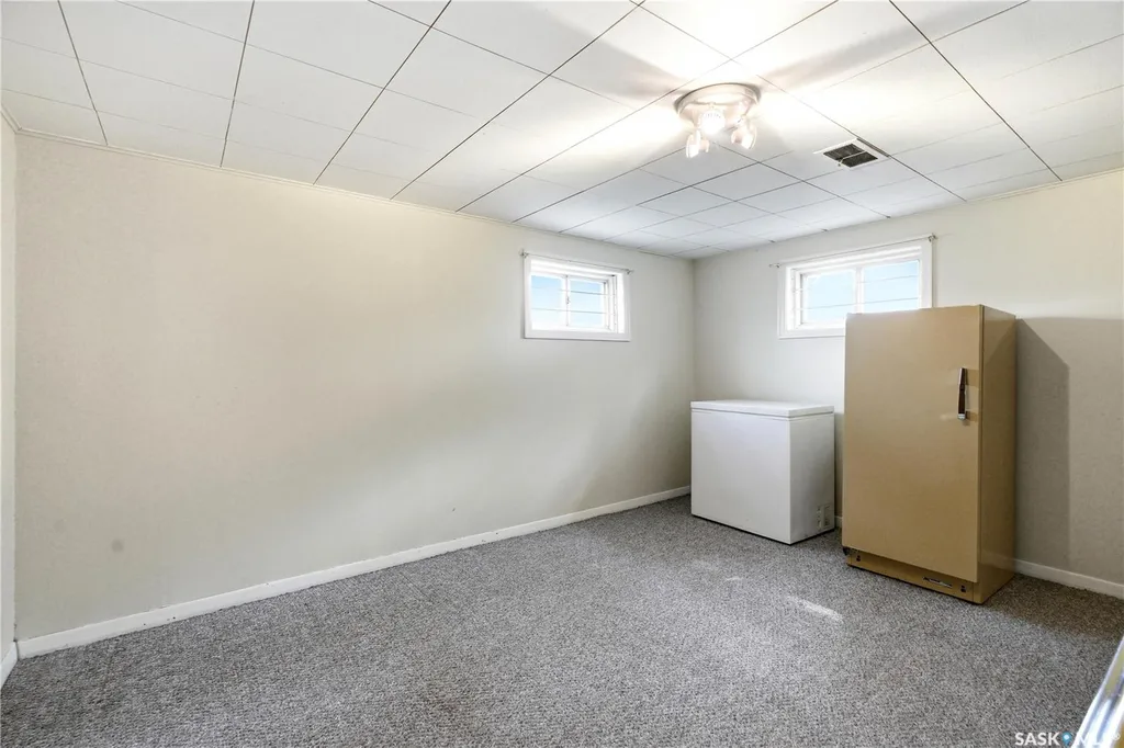 806 L Avenue N Saskatoon SK S7L 2R4