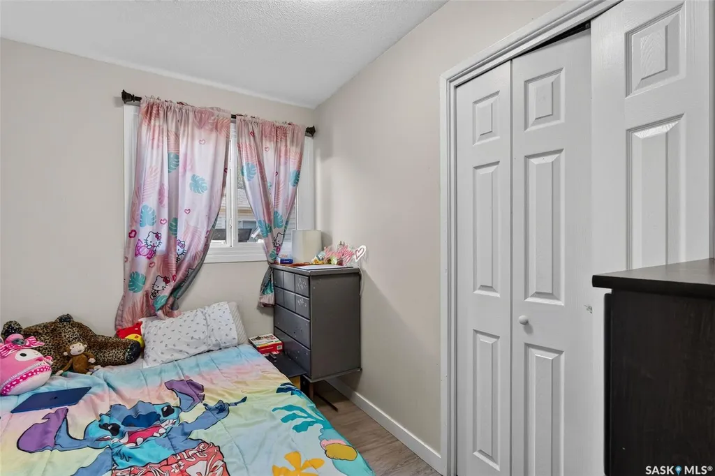 2231-2233 St Andrews Avenue Saskatoon SK S7M 0M4