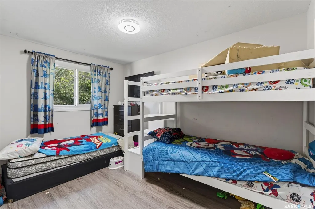 2231-2233 St Andrews Avenue Saskatoon SK S7M 0M4