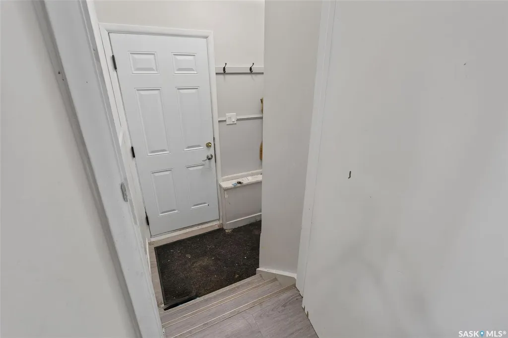 2231-2233 St Andrews Avenue Saskatoon SK S7M 0M4