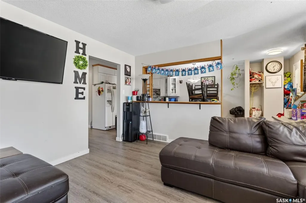 2231-2233 St Andrews Avenue Saskatoon SK S7M 0M4
