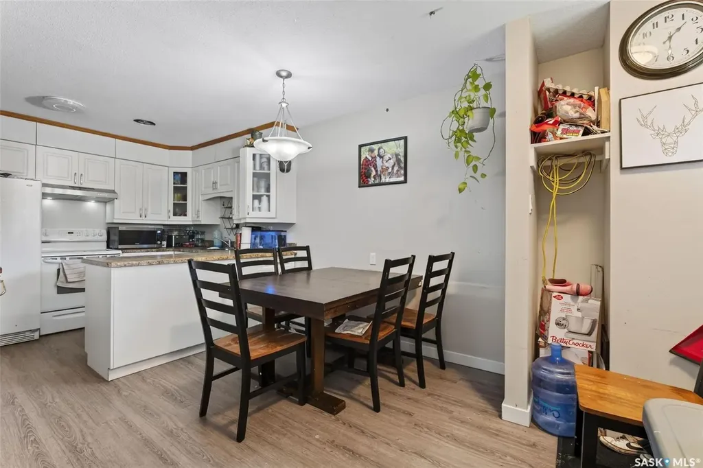 2231-2233 St Andrews Avenue Saskatoon SK S7M 0M4