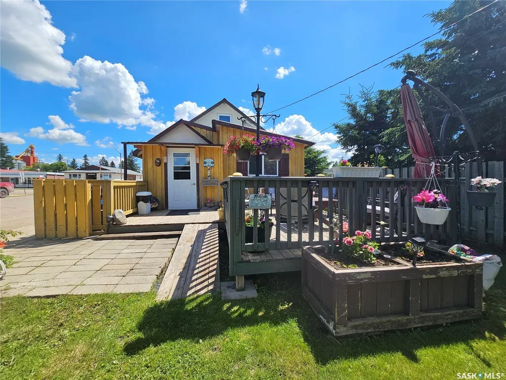 201 Main Street Glaslyn SK S0M 0Y0