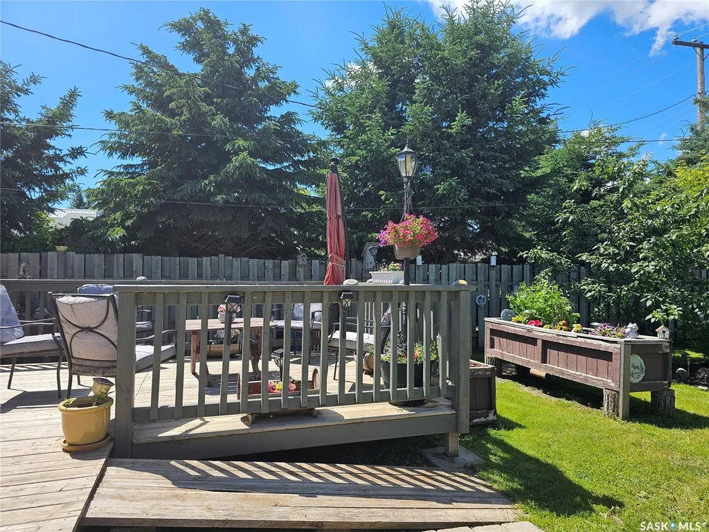 201 Main Street Glaslyn SK S0M 0Y0