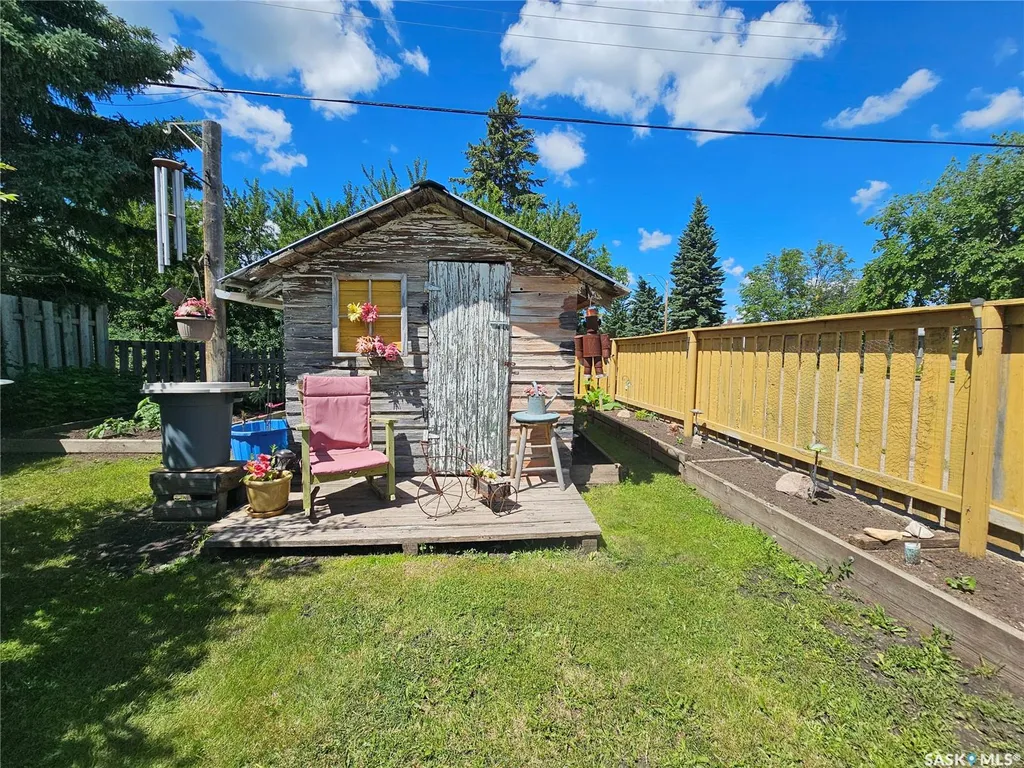 201 Main Street Glaslyn SK S0M 0Y0