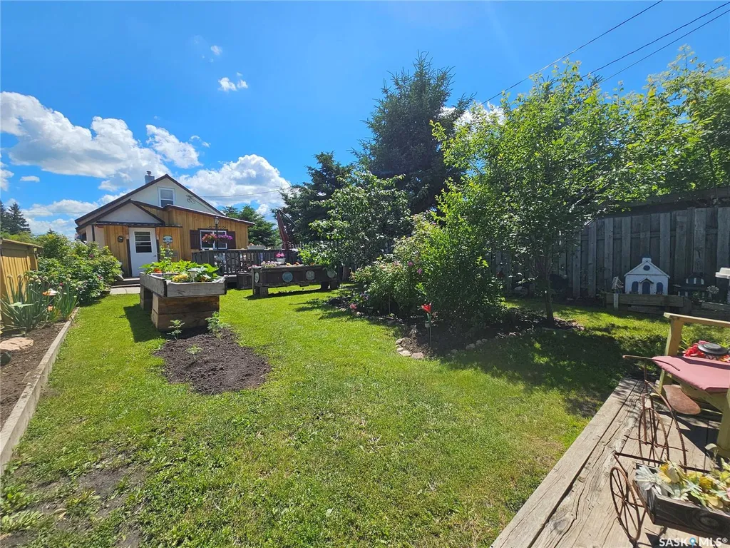 201 Main Street Glaslyn SK S0M 0Y0