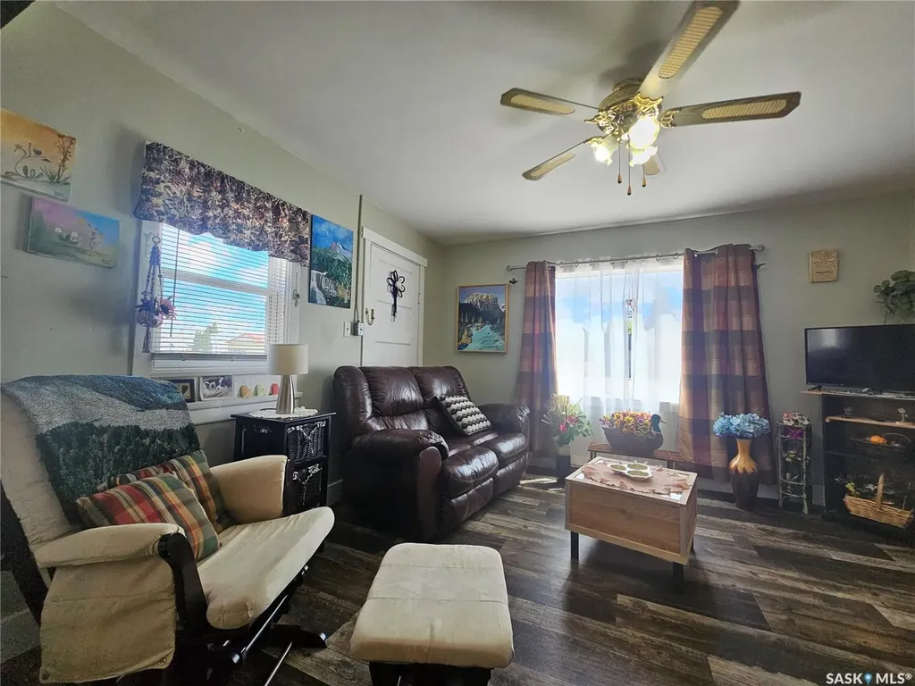 201 Main Street Glaslyn SK S0M 0Y0