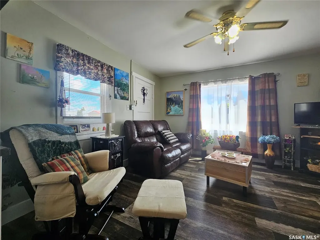 201 Main Street Glaslyn SK S0M 0Y0