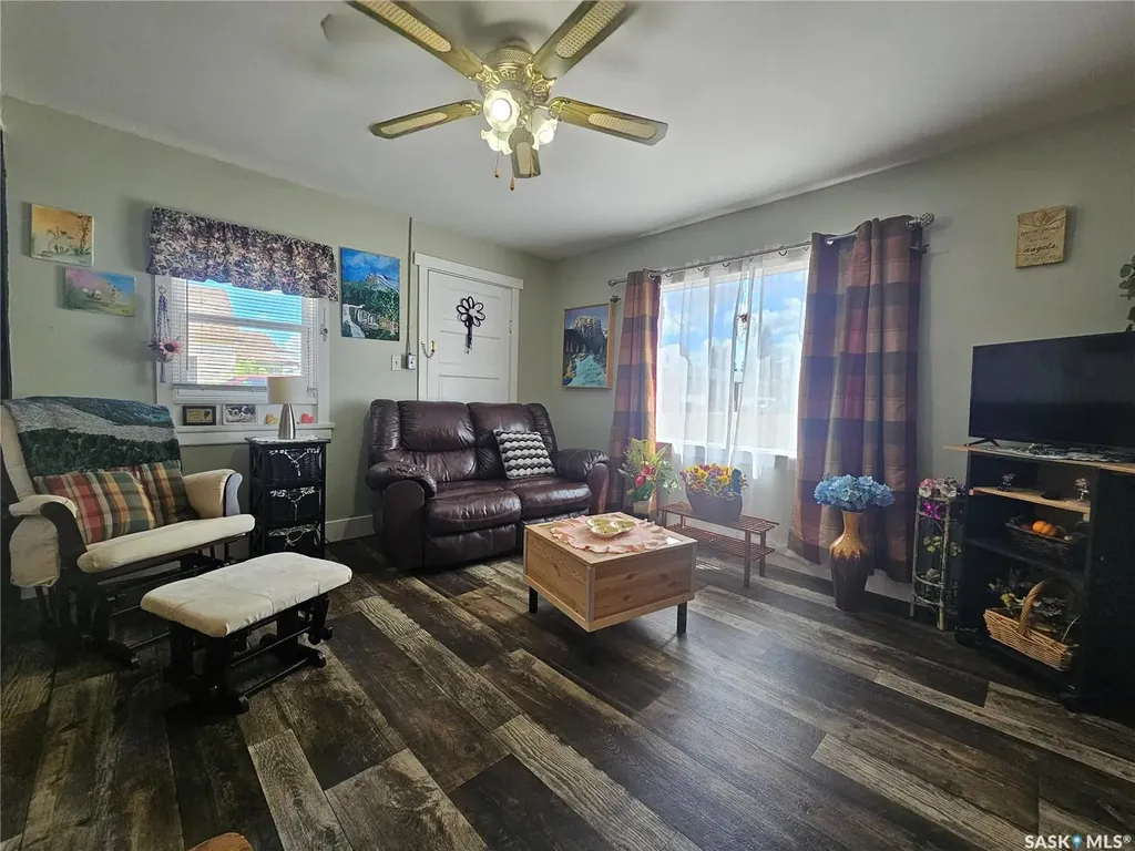 201 Main Street Glaslyn SK S0M 0Y0