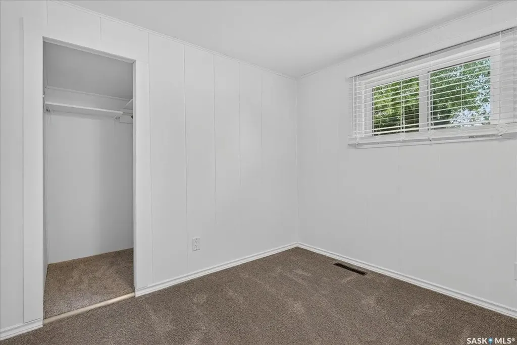 276 Halifax Street Regina SK S4R 1S8
