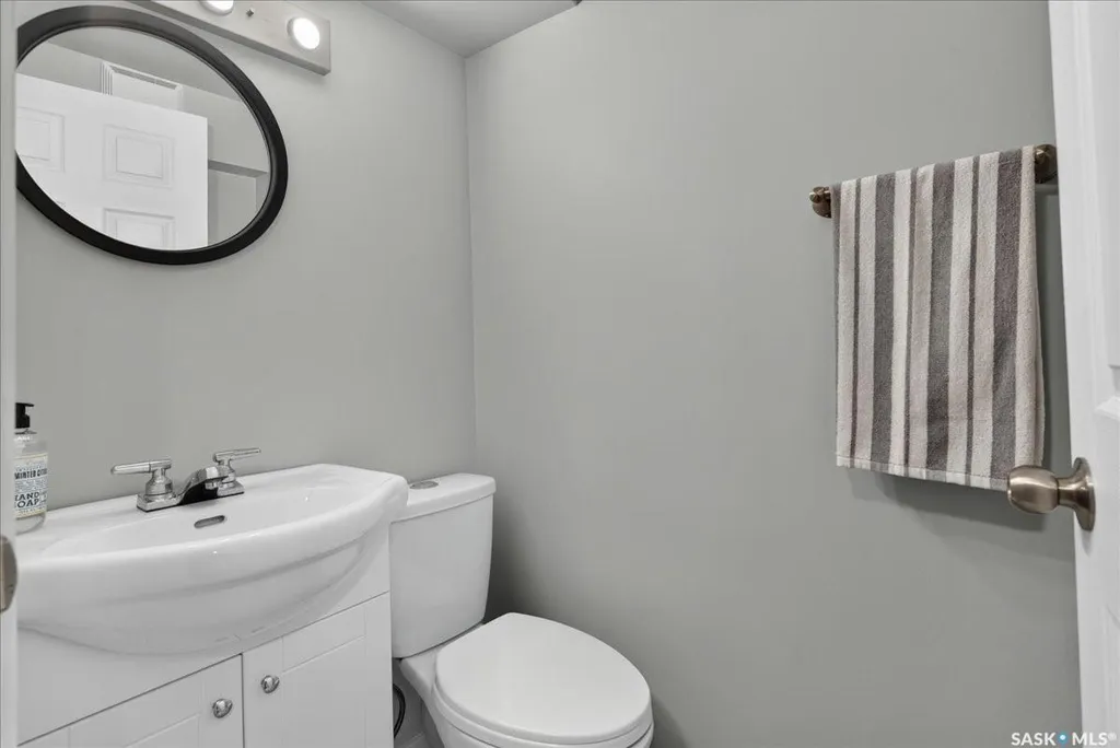 276 Halifax Street Regina SK S4R 1S8