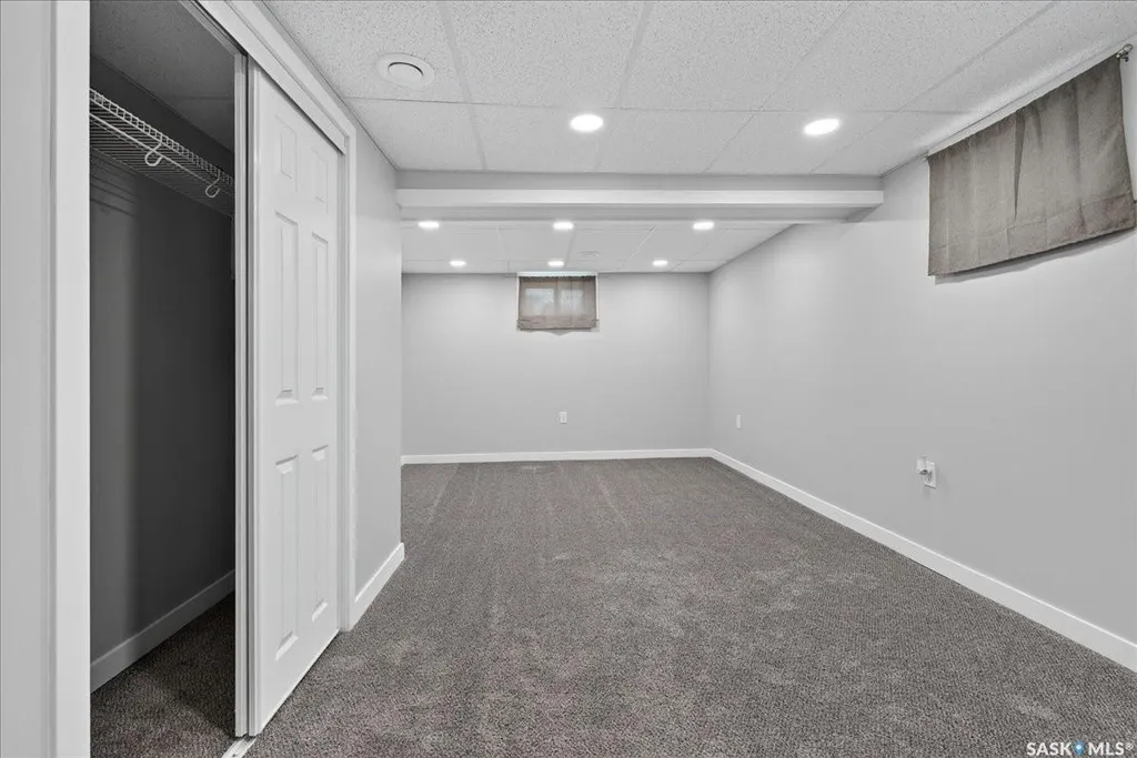 276 Halifax Street Regina SK S4R 1S8