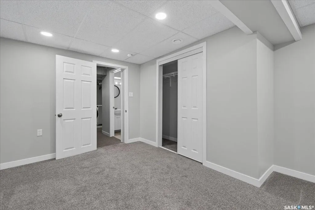 276 Halifax Street Regina SK S4R 1S8