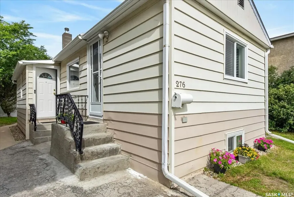 276 Halifax Street Regina SK S4R 1S8