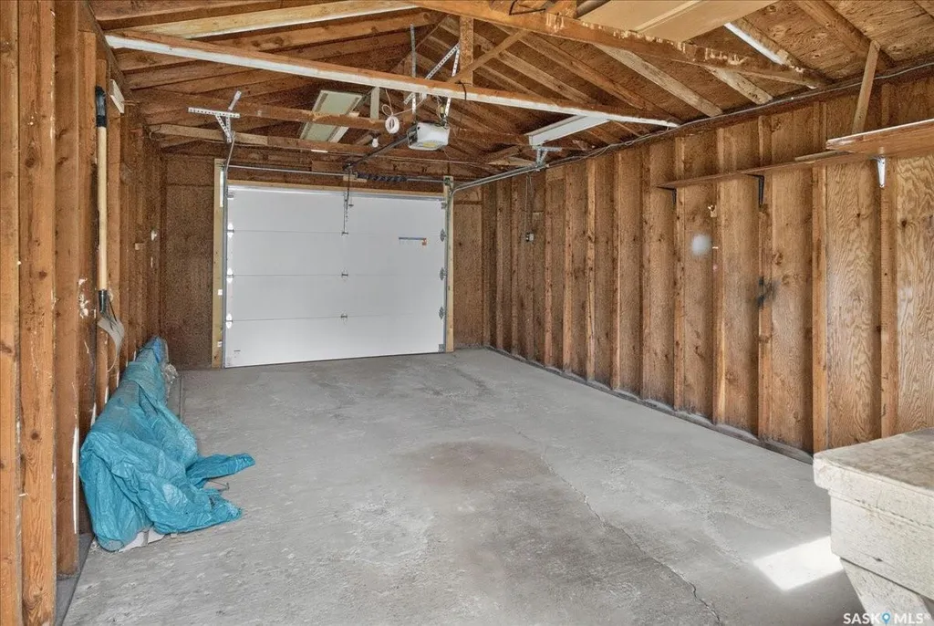 276 Halifax Street Regina SK S4R 1S8