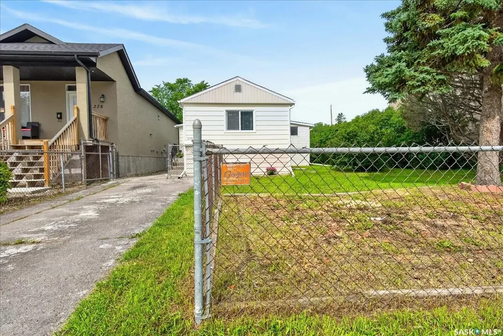 276 Halifax Street Regina SK S4R 1S8