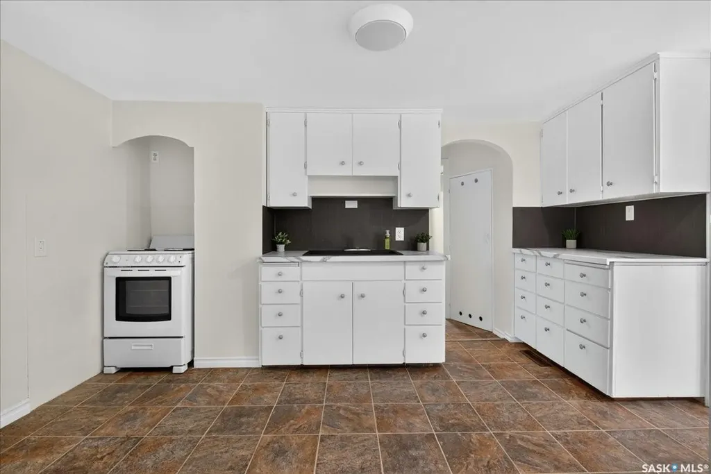 276 Halifax Street Regina SK S4R 1S8