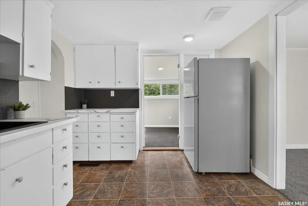 276 Halifax Street Regina SK S4R 1S8