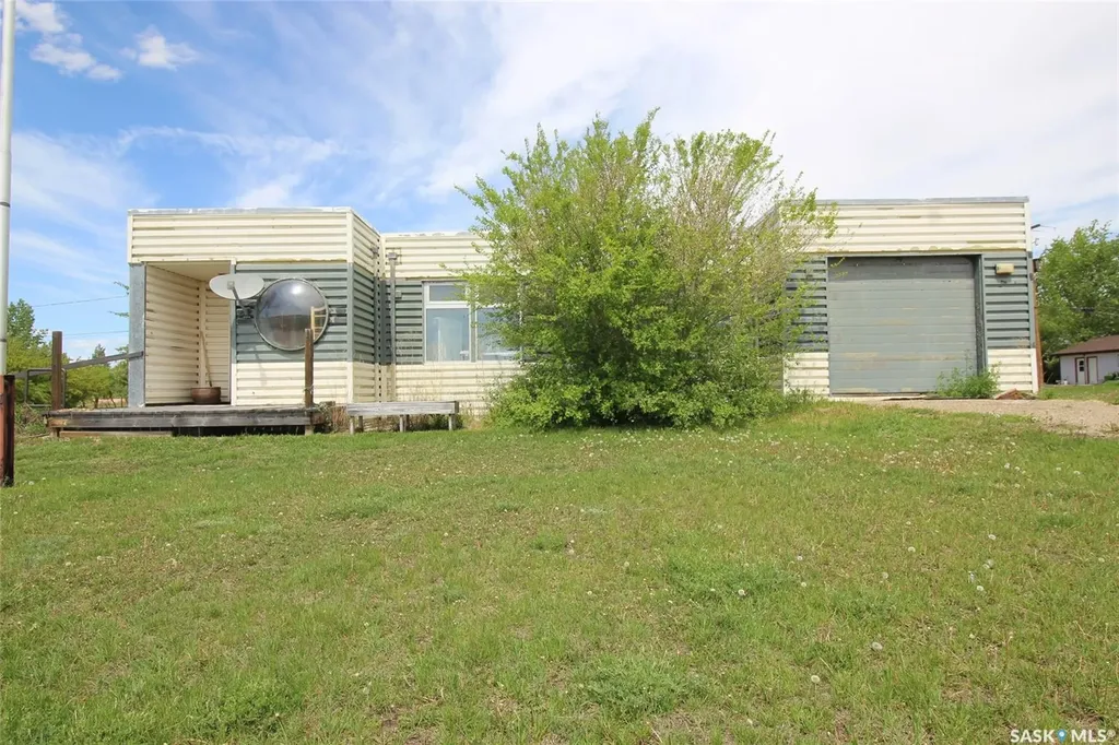 303 1st Avenue W Climax SK S0N 0N0