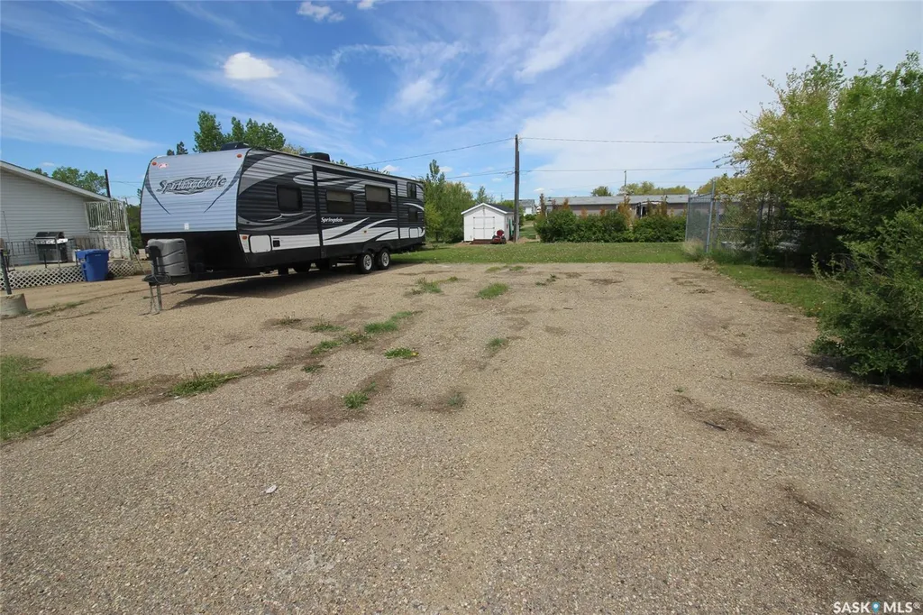 303 1st Avenue W Climax SK S0N 0N0