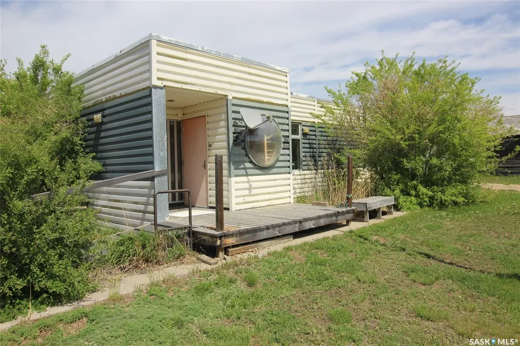 303 1st Avenue W Climax SK S0N 0N0