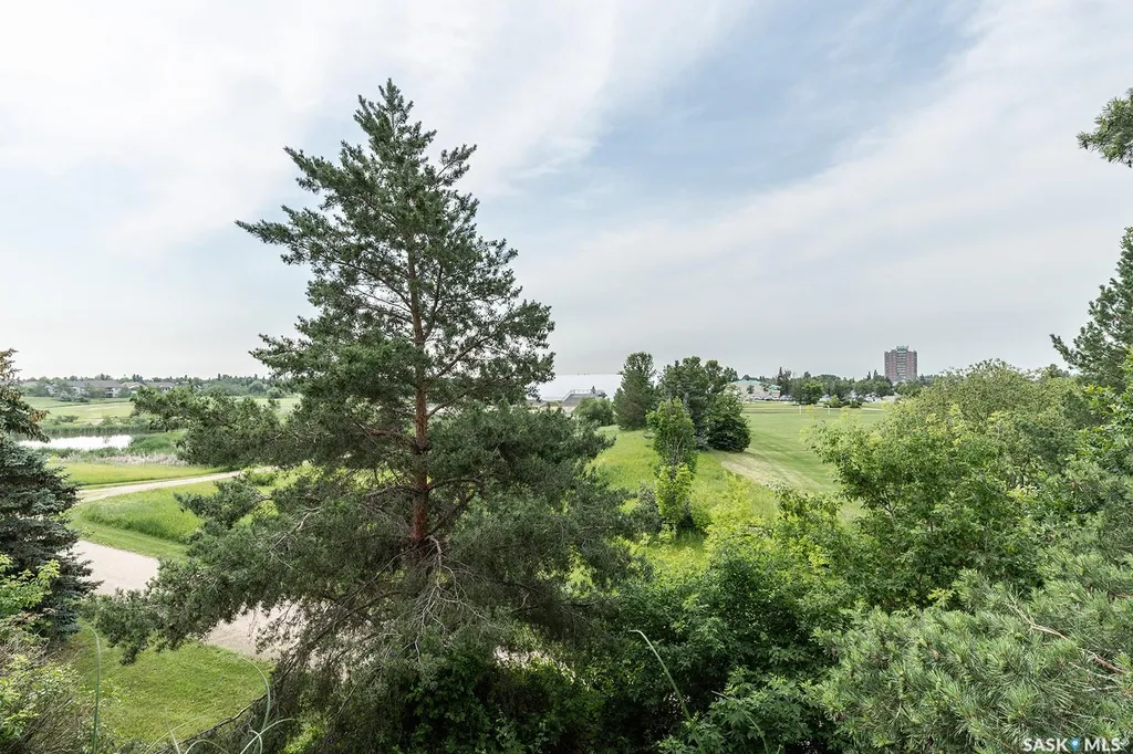 423 Tait Court Saskatoon SK S7H 5L3