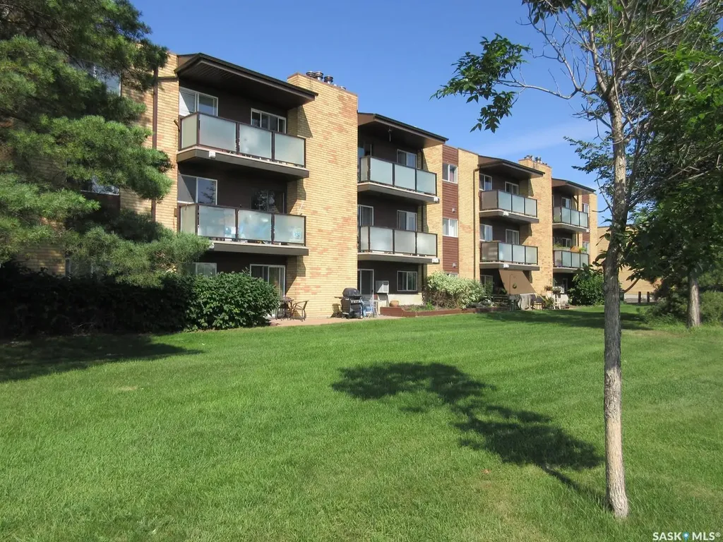 423 Tait Court Saskatoon SK S7H 5L3