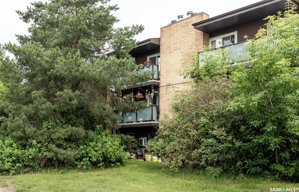 423 Tait Court Saskatoon SK S7H 5L3