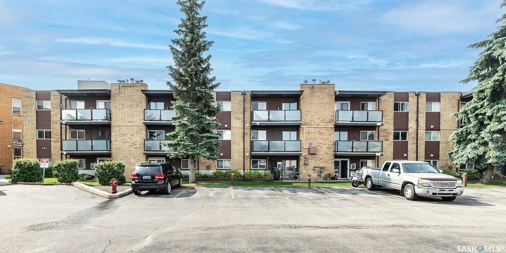423 Tait Court Saskatoon SK S7H 5L3