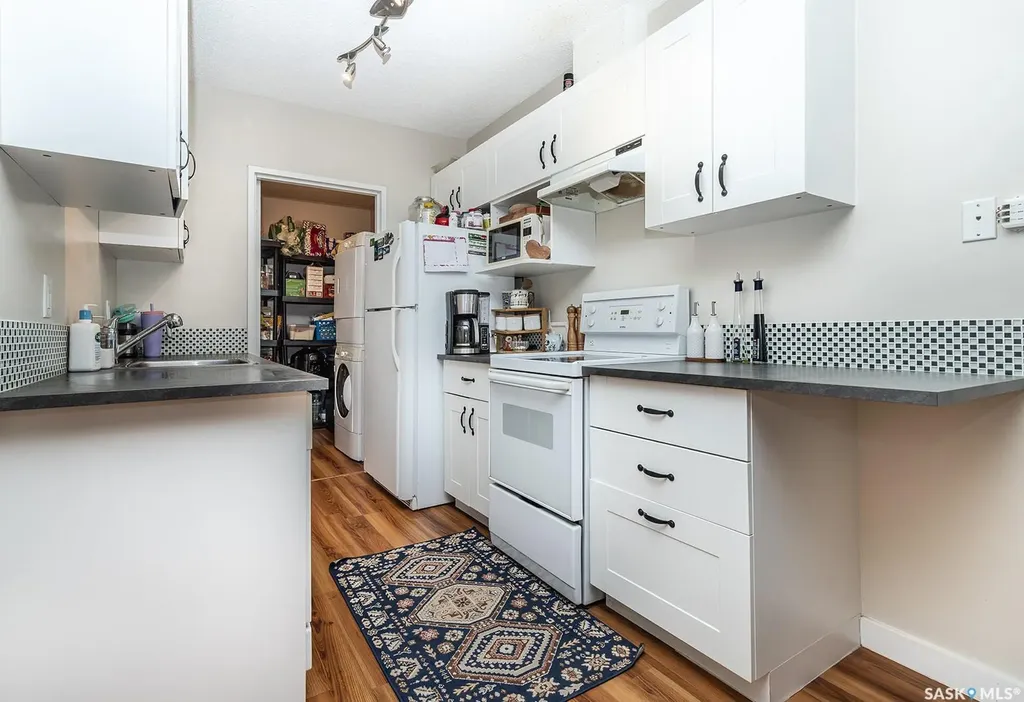 423 Tait Court Saskatoon SK S7H 5L3