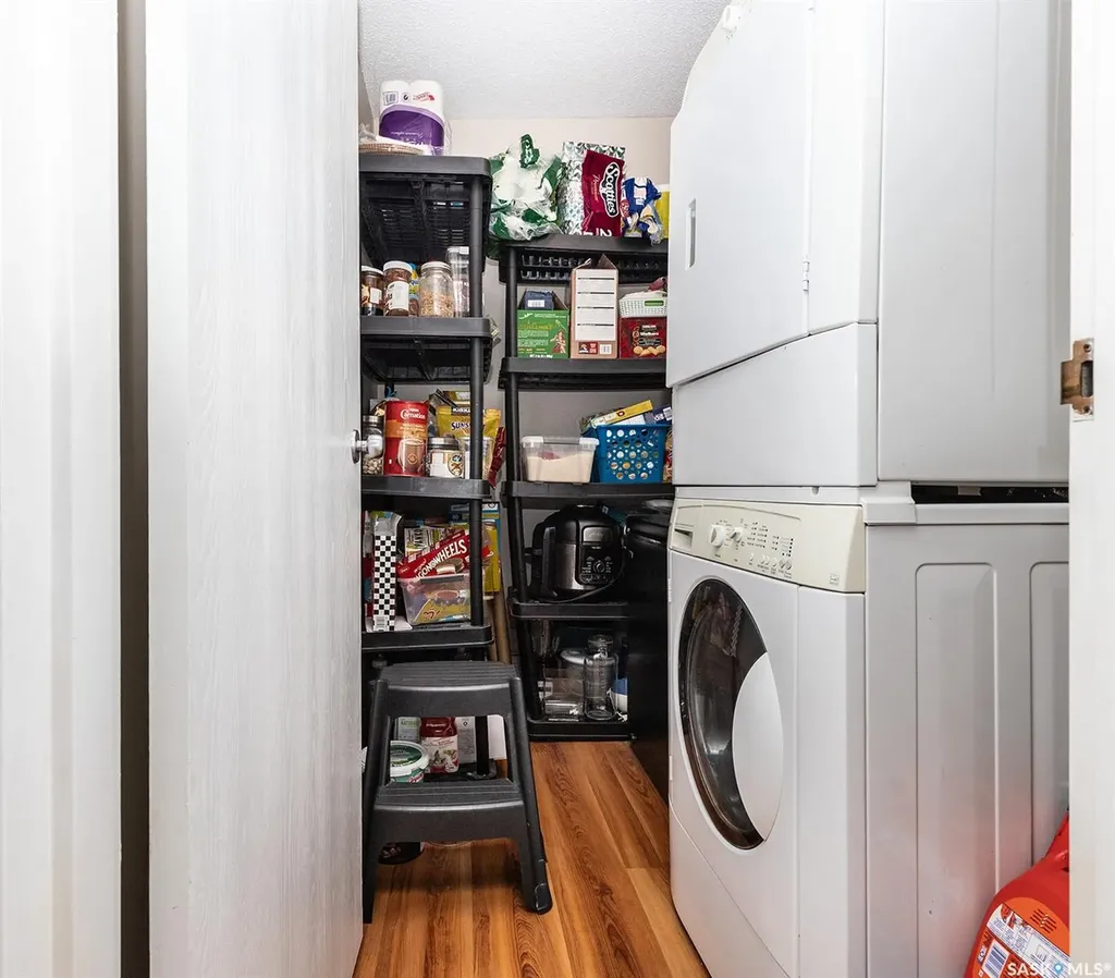423 Tait Court Saskatoon SK S7H 5L3