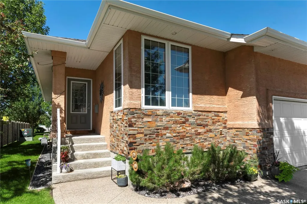 2202 Arens Road E Regina SK S4V 1G3