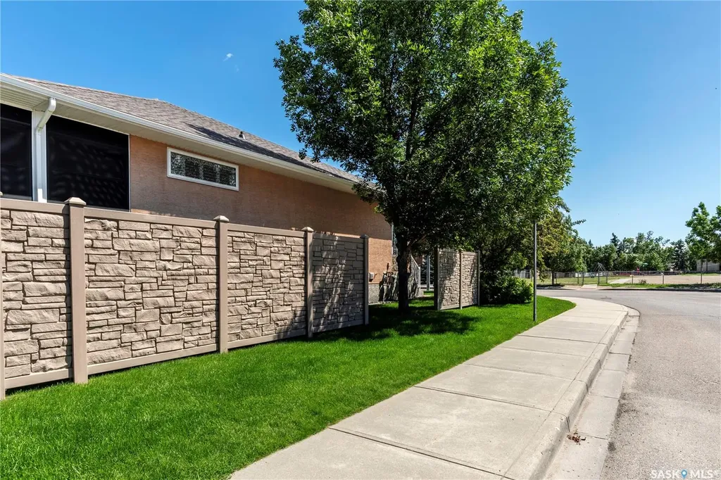 2202 Arens Road E Regina SK S4V 1G3