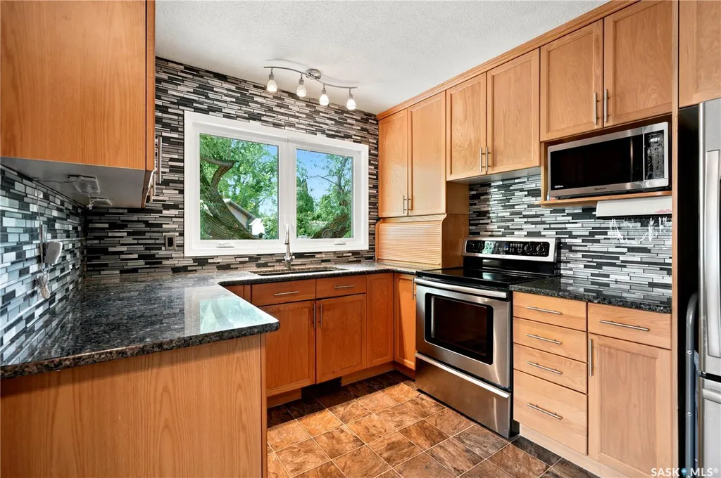 52 Tucker Crescent Saskatoon SK S7H 3H5
