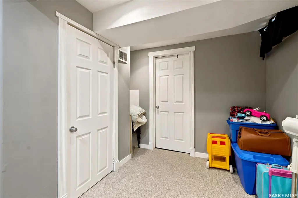 52 Tucker Crescent Saskatoon SK S7H 3H5